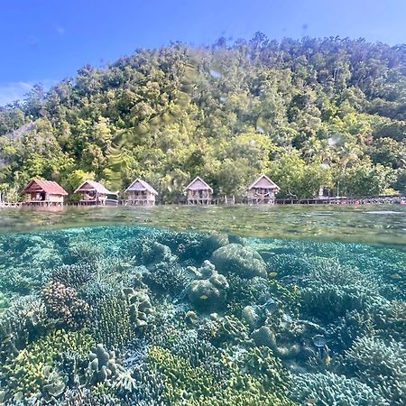 Terimakasih Homestay Pulau Mansuar Eksteriør billede