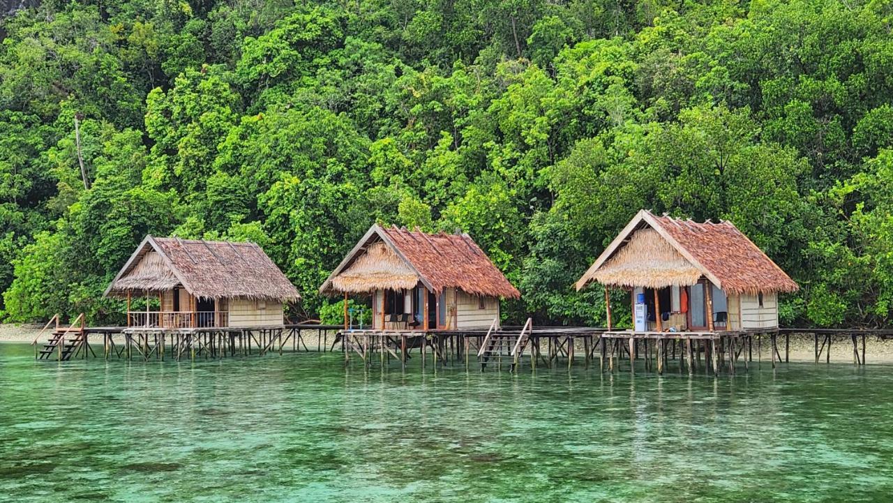 Terimakasih Homestay Pulau Mansuar Eksteriør billede