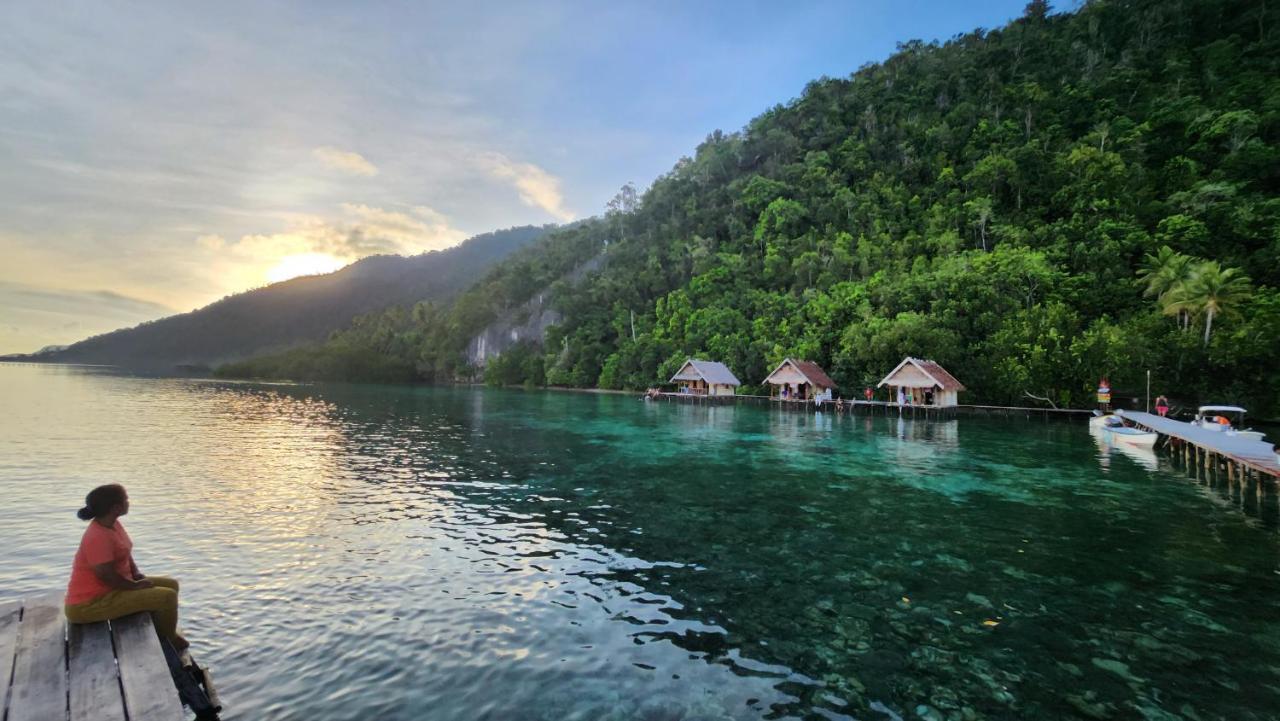 Terimakasih Homestay Pulau Mansuar Eksteriør billede