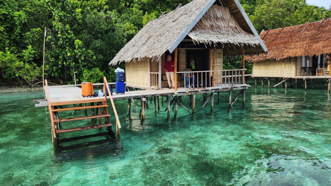 Terimakasih Homestay Pulau Mansuar Eksteriør billede