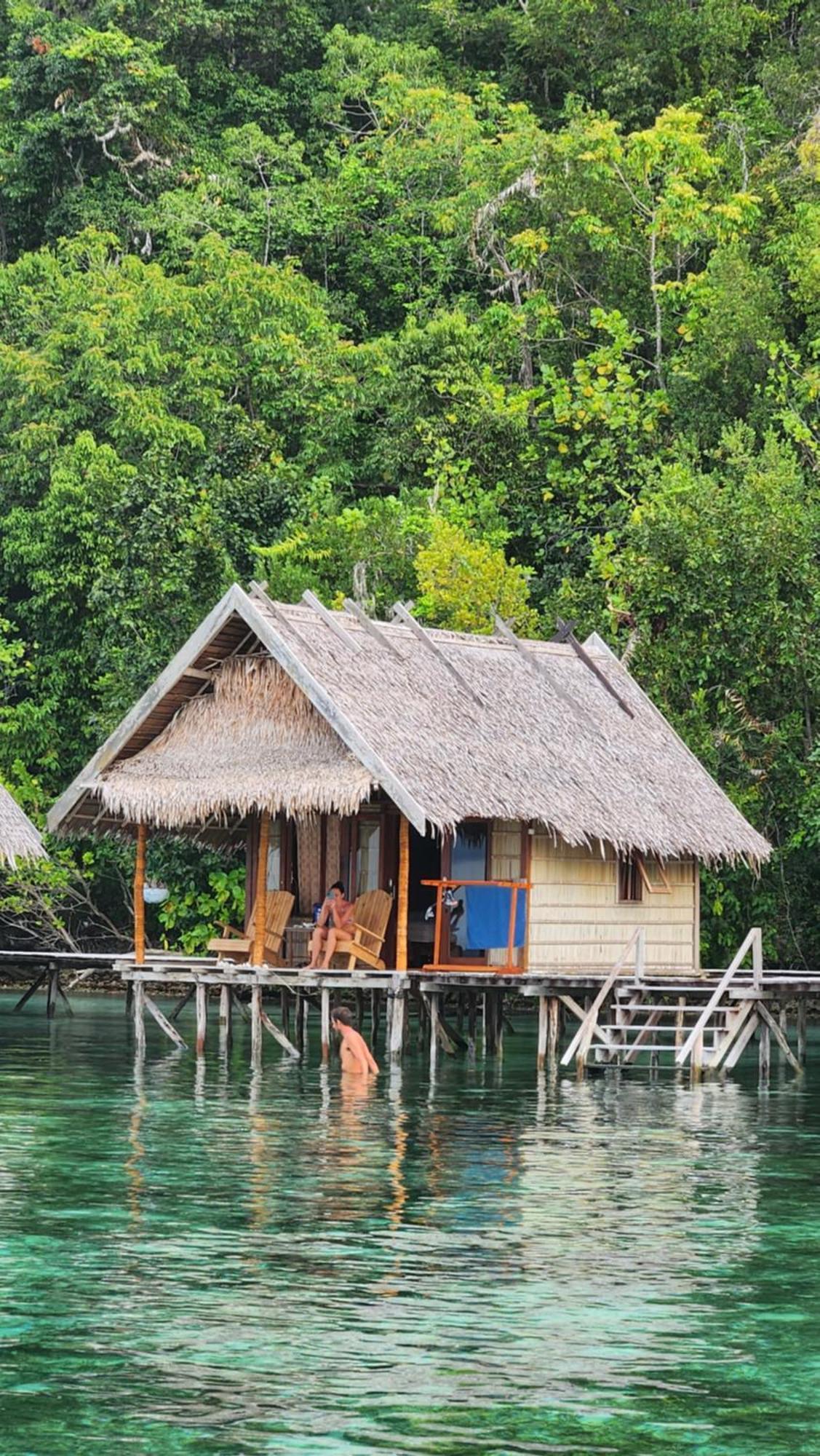 Terimakasih Homestay Pulau Mansuar Eksteriør billede